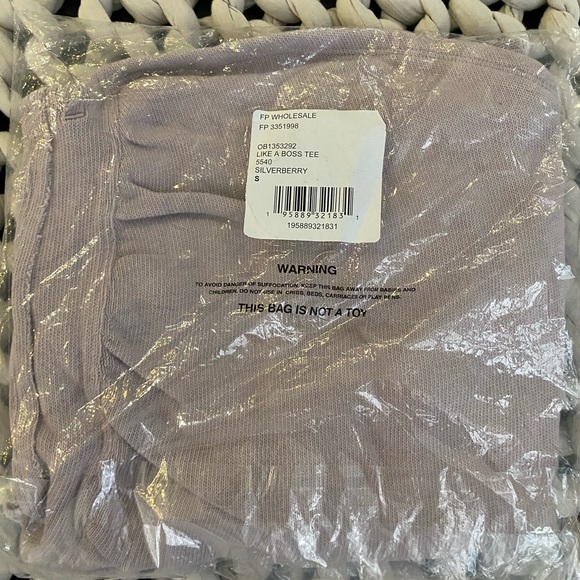 Free People Women’s Like A Boss Top Shirt Small Long Sleeve Tee Silverberry NWT - Picture 7 of 8